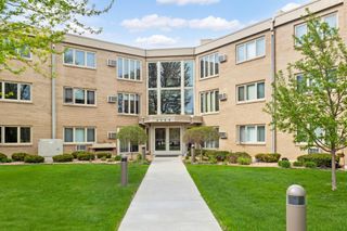 4360 Brookside Court 105, Edina, MN 55436