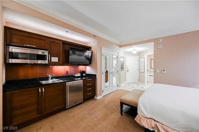 125 East HARMON Avenue 3716, Las Vegas, NV 89109