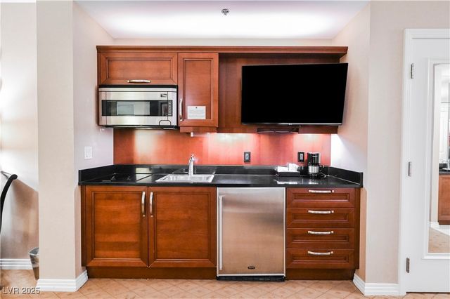 125 East HARMON Avenue 3716, Las Vegas, NV 89109