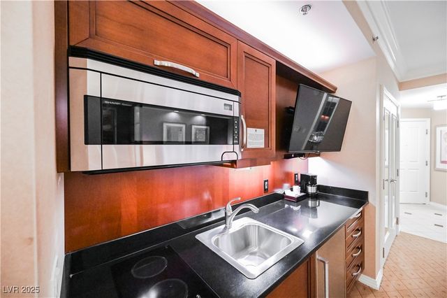 125 East HARMON Avenue 3716, Las Vegas, NV 89109