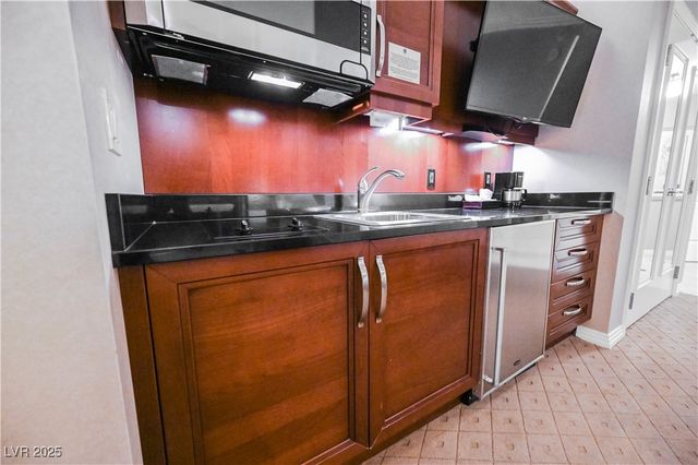 125 East HARMON Avenue 3716, Las Vegas, NV 89109