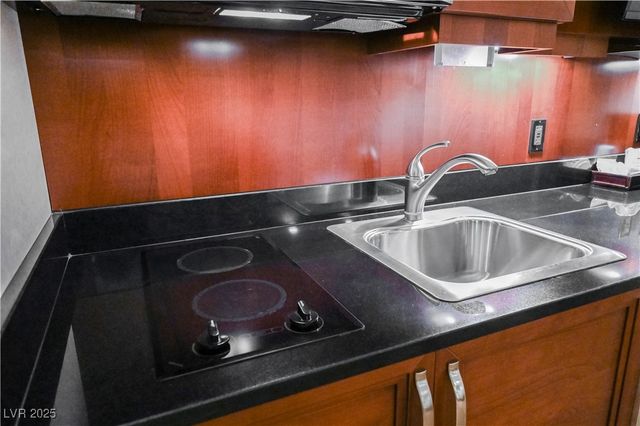 125 East HARMON Avenue 3716, Las Vegas, NV 89109