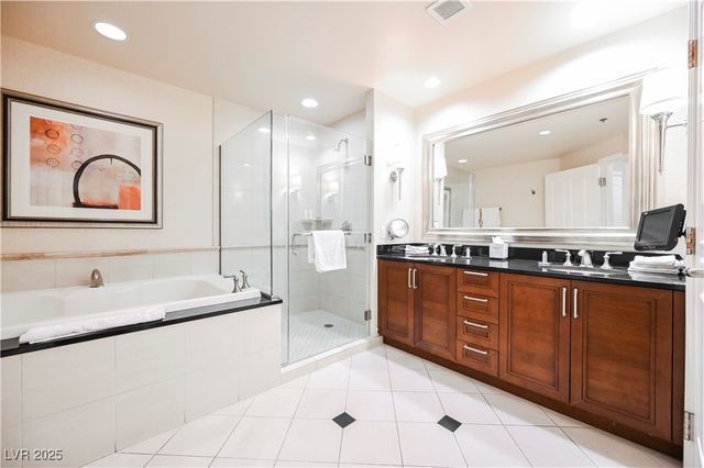 125 East HARMON Avenue 3716, Las Vegas, NV 89109