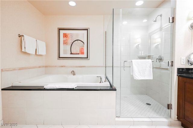 125 East HARMON Avenue 3716, Las Vegas, NV 89109