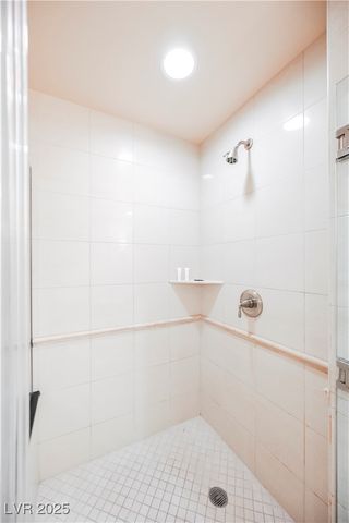 125 East HARMON Avenue 3716, Las Vegas, NV 89109