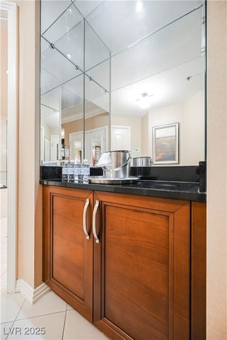 125 East HARMON Avenue 3716, Las Vegas, NV 89109