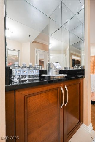 125 East HARMON Avenue 3716, Las Vegas, NV 89109