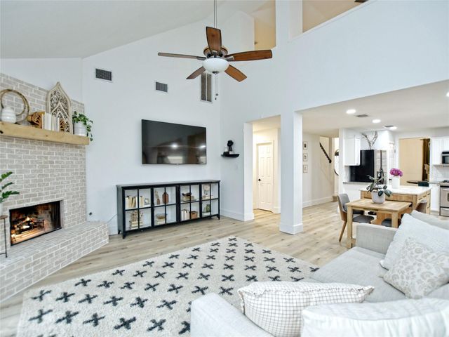 4109 Moss Hollow DR, Round Rock, TX 78681