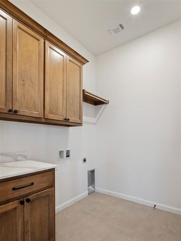 309 Carat Drive, Yukon, OK 73099