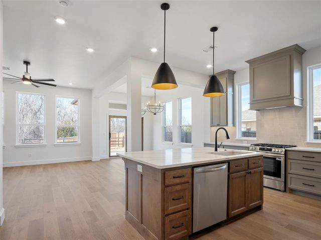 309 Carat Drive, Yukon, OK 73099