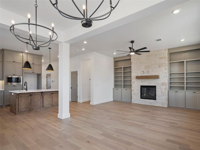 309 Carat Drive, Yukon, OK 73099