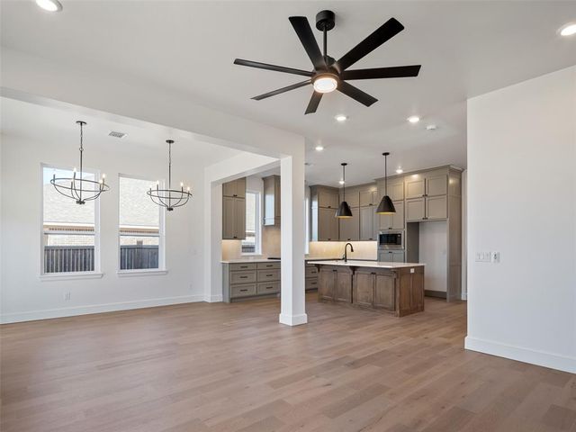 309 Carat Drive, Yukon, OK 73099