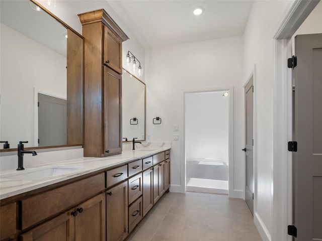 309 Carat Drive, Yukon, OK 73099