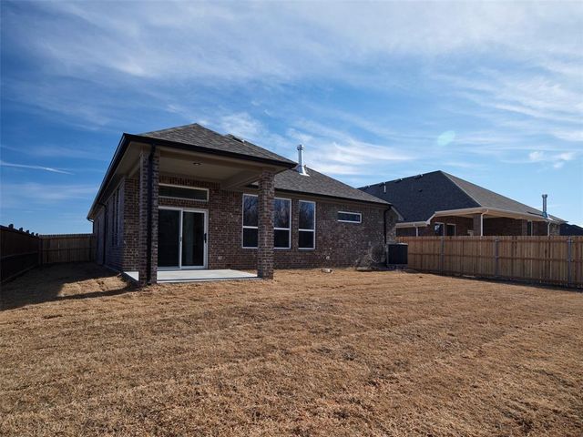 309 Carat Drive, Yukon, OK 73099