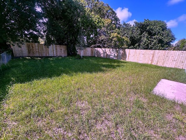 1605 N 23rd Street, Fort Pierce, FL 34950