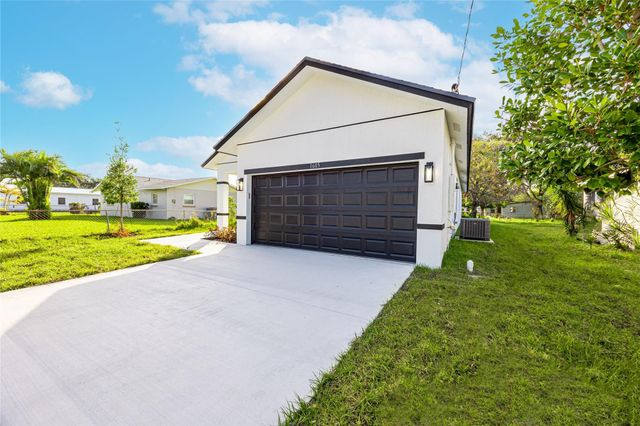 1605 N 23rd Street, Fort Pierce, FL 34950