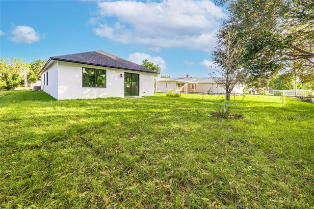 1605 N 23rd Street, Fort Pierce, FL 34950