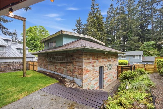 7715 236th Street SW, Edmonds, WA 98026