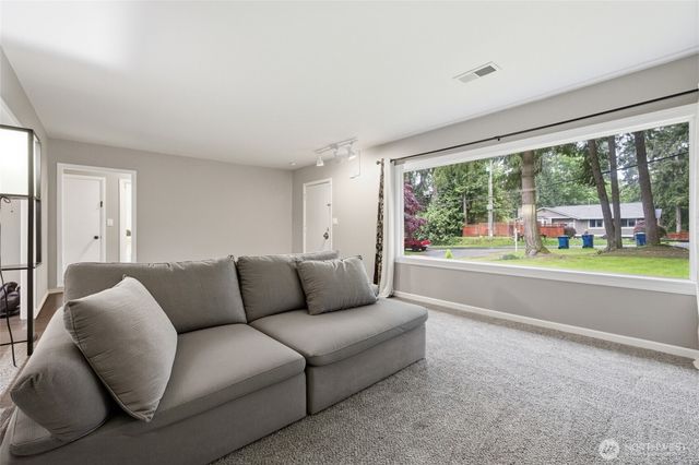 7715 236th Street SW, Edmonds, WA 98026