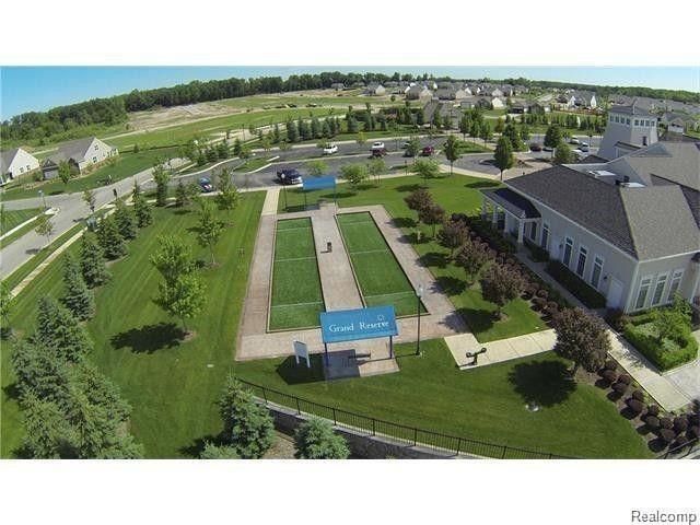 9339 Sand Hill Drive, Grand Blanc, MI 48439