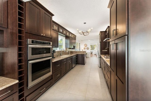 140 S BLVD OF THE PRESIDENTS, Sarasota, FL 34236