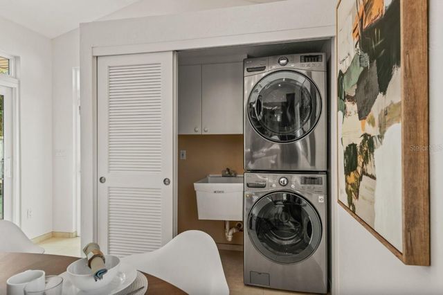 140 S BLVD OF THE PRESIDENTS, Sarasota, FL 34236