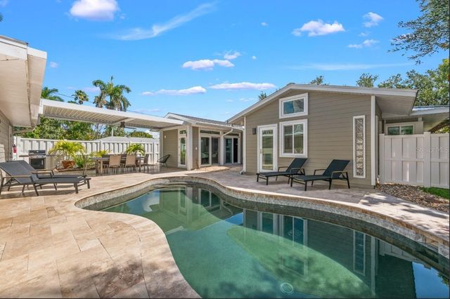 140 S BLVD OF THE PRESIDENTS, Sarasota, FL 34236