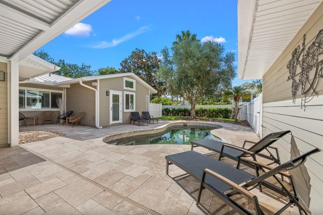 140 S BLVD OF THE PRESIDENTS, Sarasota, FL 34236