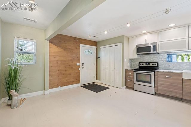 215 S 28th Street, Colorado Springs, CO 80904