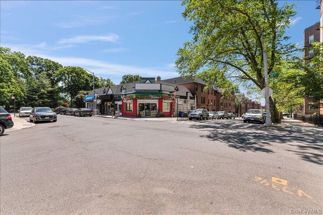 83-52 Talbot Street 6H, Kew Gardens, NY 11415