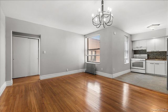 83-52 Talbot Street 6H, Kew Gardens, NY 11415
