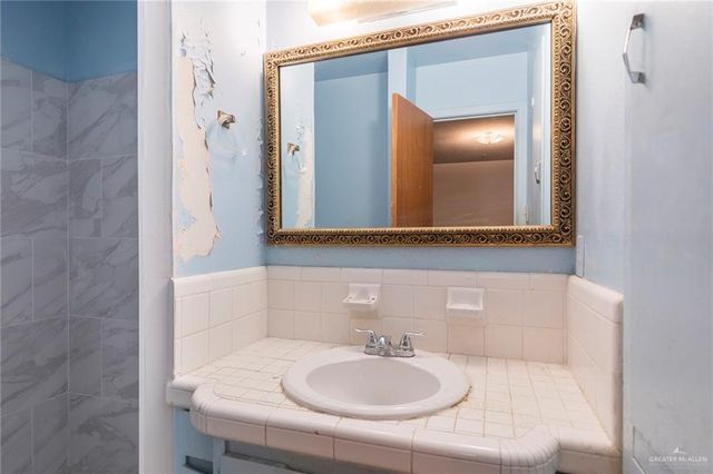 719 Walnut Avenue, Mcallen, TX 78501