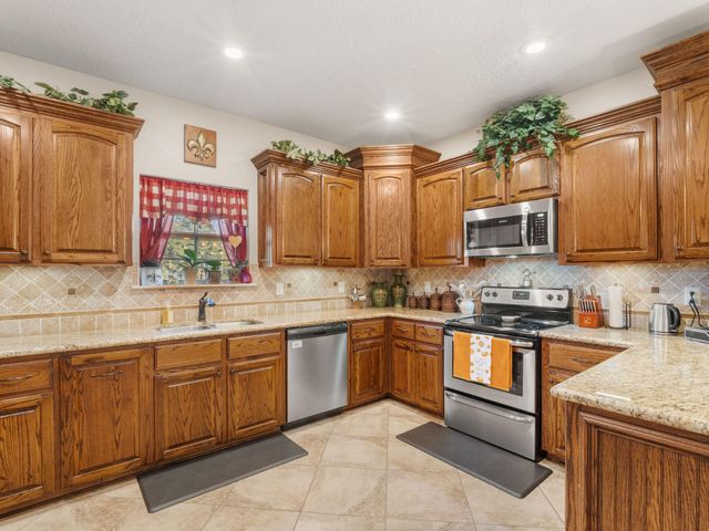 405 Beltz Rd, Leesville, LA 71446