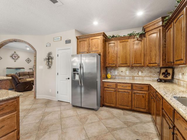 405 Beltz Rd, Leesville, LA 71446