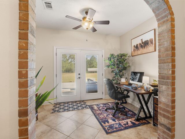 405 Beltz Rd, Leesville, LA 71446