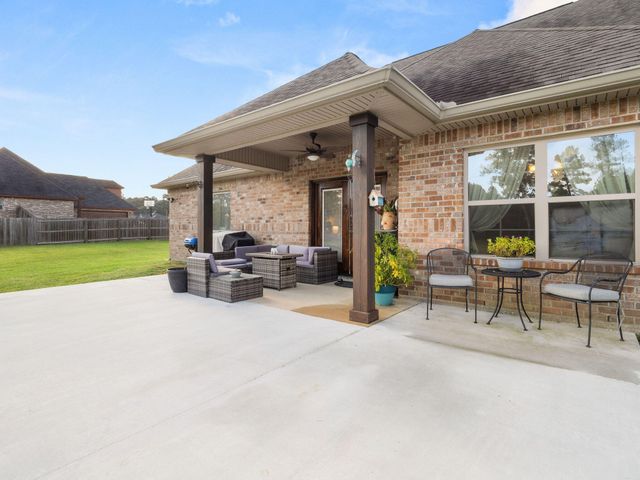 405 Beltz Rd, Leesville, LA 71446