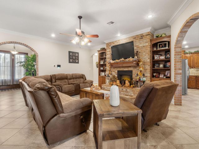 405 Beltz Rd, Leesville, LA 71446