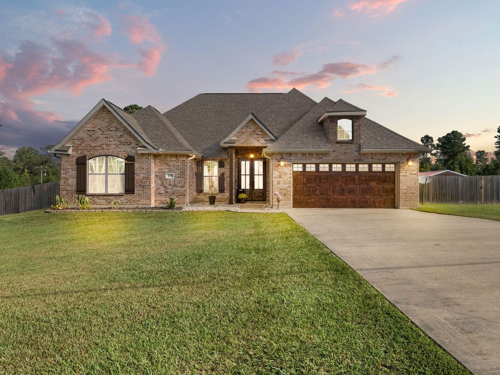 405 Beltz Rd, Leesville, LA 71446