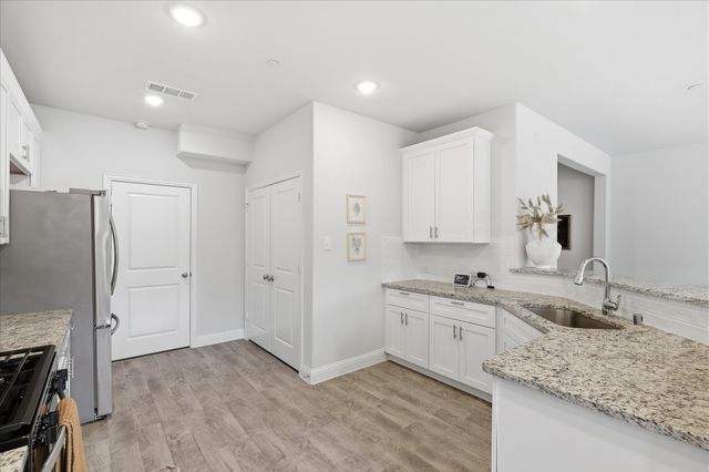 600 Hutchinson Lane, Lewisville, TX 75077