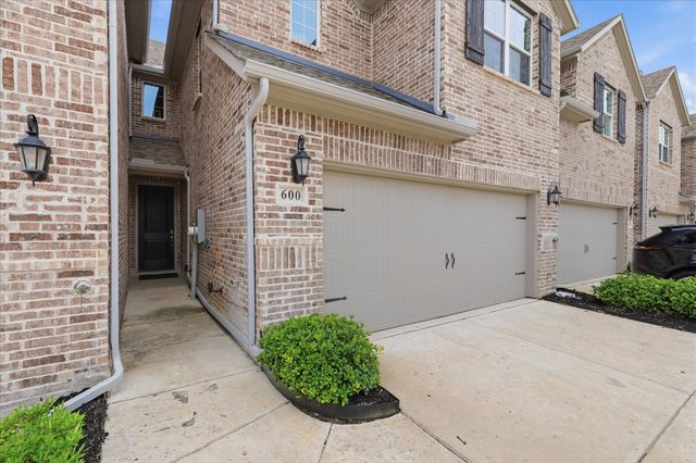 600 Hutchinson Lane, Lewisville, TX 75077