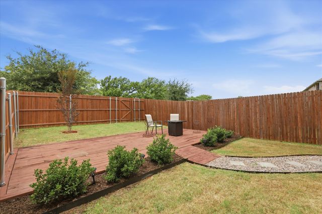 600 Hutchinson Lane, Lewisville, TX 75077