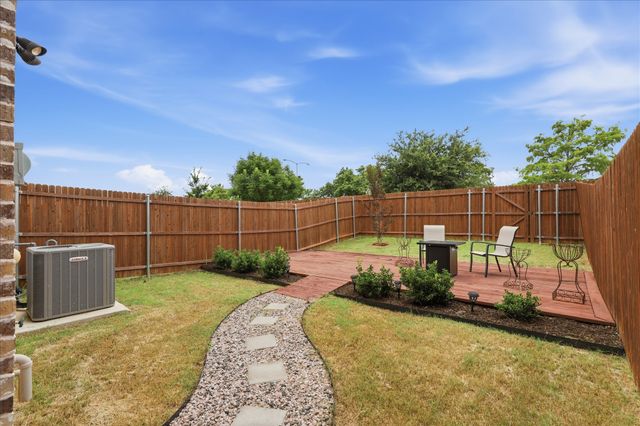 600 Hutchinson Lane, Lewisville, TX 75077