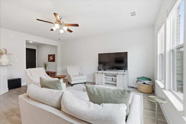 600 Hutchinson Lane, Lewisville, TX 75077