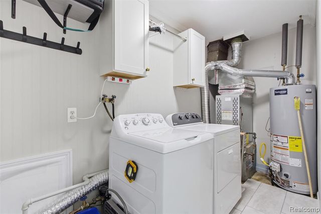 645 E Barrett Avenue, Madison Heights, MI 48071
