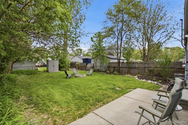 645 E Barrett Avenue, Madison Heights, MI 48071