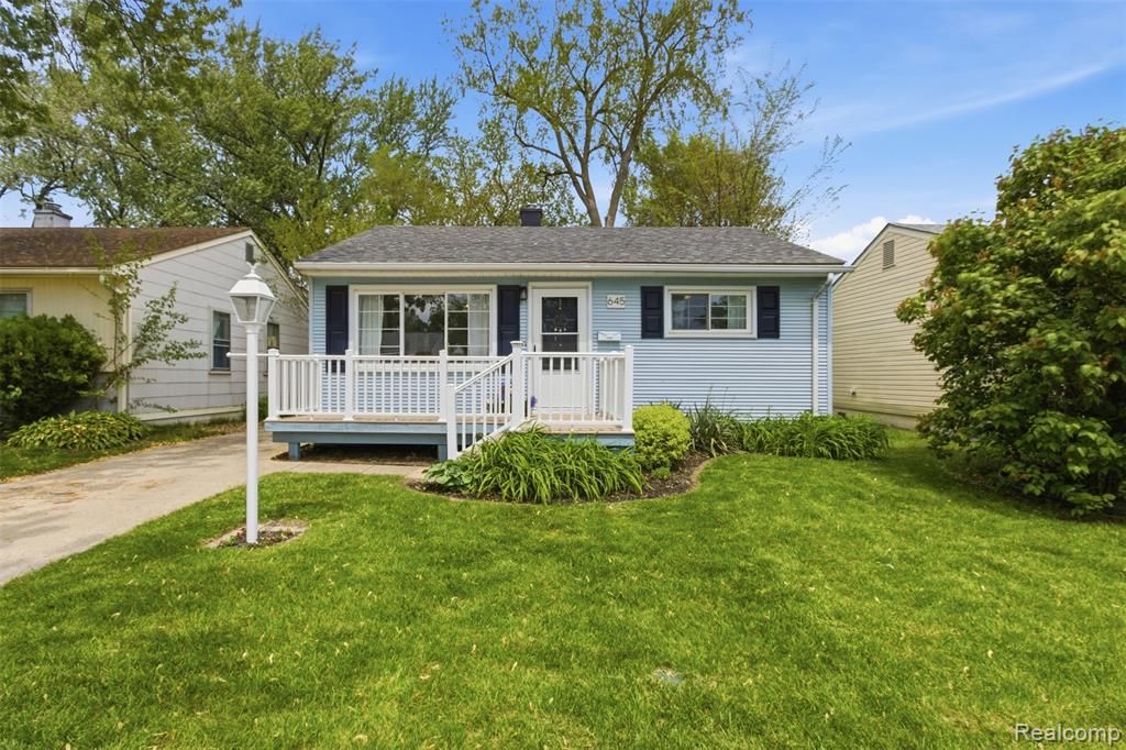 645 E Barrett Avenue, Madison Heights, MI 48071
