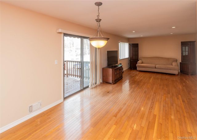 113 Village Road B, Yorktown Heights, NY 10598