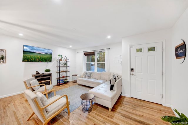 184 Penaluna Road, Monroe, NY 10950