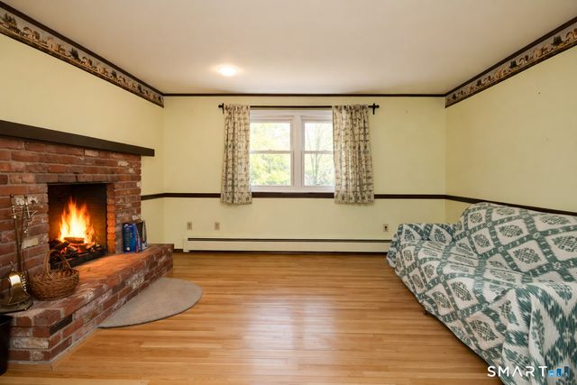 52 Great Ring Road, Newtown, CT 06482