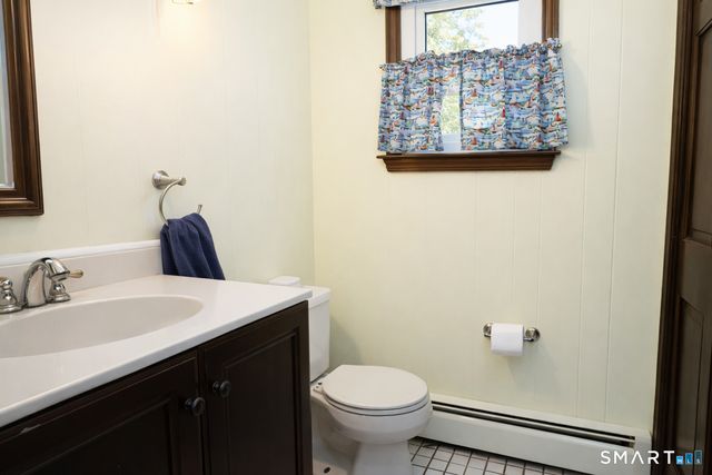 52 Great Ring Road, Newtown, CT 06482